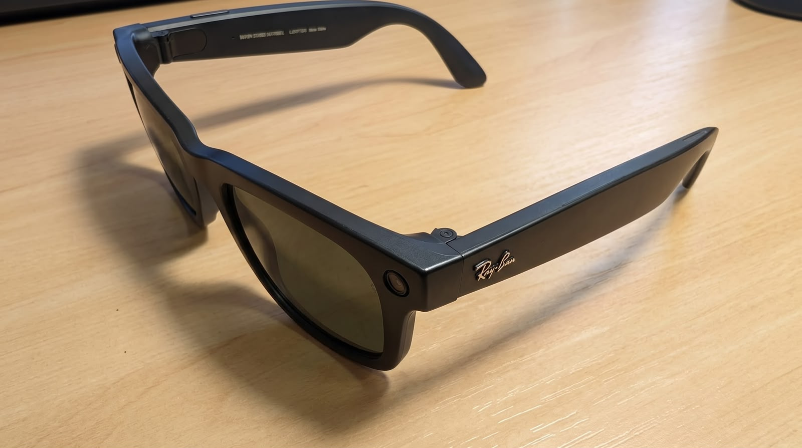 Óculos Inteligente Ray-Ban Stories Wayfarer RW4004 — Preto Fosco (Grade A) — óculos inteligente recondicionado com câmera — foto 3