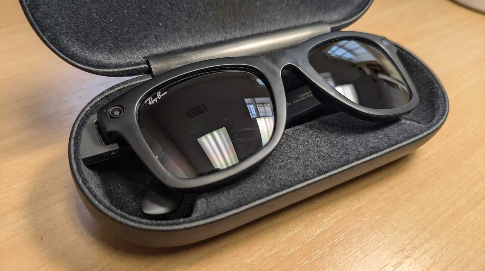 Óculos Inteligente Ray-Ban Stories Wayfarer RW4004 — Preto Fosco (Grade A) — óculos inteligente recondicionado com câmera — foto 4